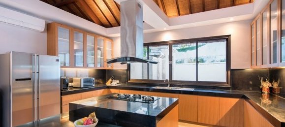 5 bedrooms Villa in South Kuta, Indonesia No. 2907 8