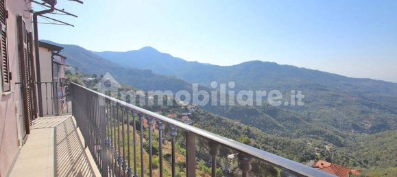 Apartamento de 3 dormitorios en Perinaldo, Italy No. 398959 2