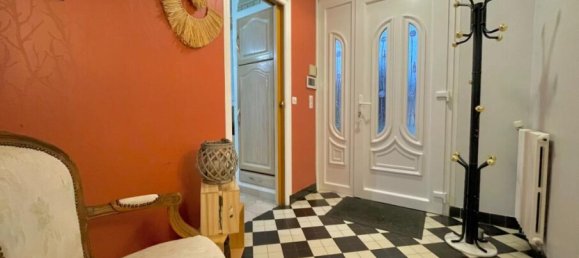 5 Schlafzimmer Haus in Coulommiers, France, Nr. 318009 2