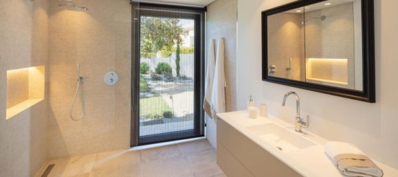 6 bedrooms Villa in Marbella, Spain No. 20484 20