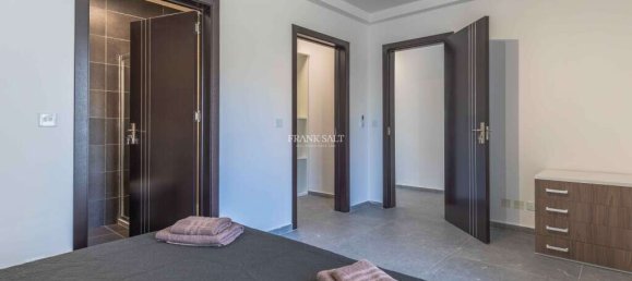 2 bedrooms Apartment in Saint Julian's, Malta No. 7141 2