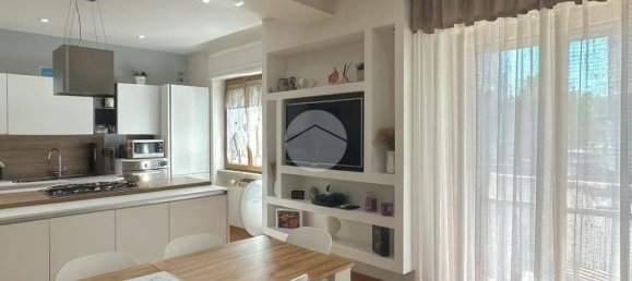 3 Schlafzimmer Wohnung in Foggia, Italy, Nr. 271450 4