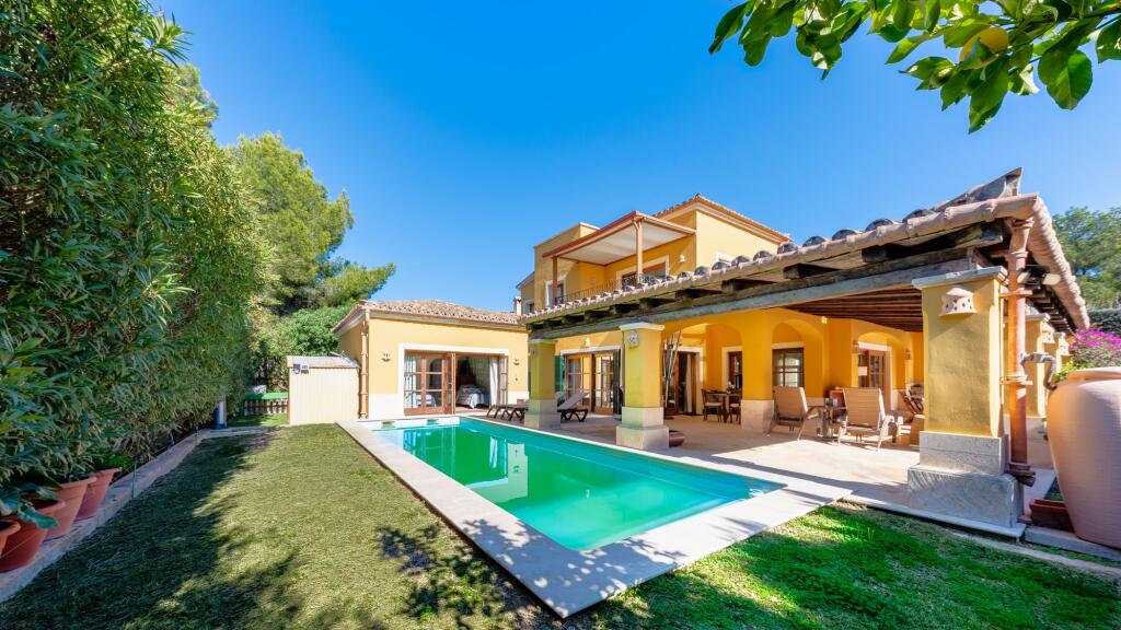 4 bedrooms Villa in Nova Santa Ponsa, Spain No. 259595