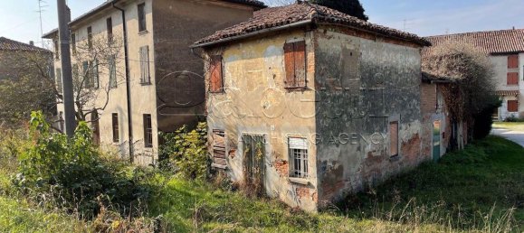 18 rooms House in Ferrara, Italy No. 82267 3