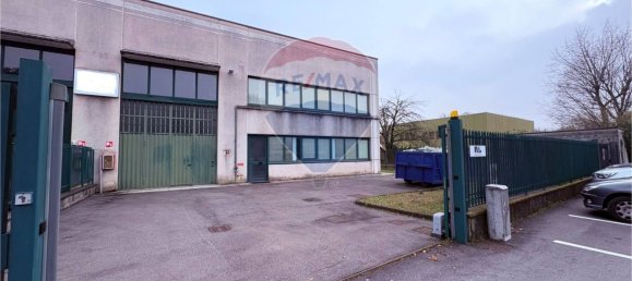 450m² Warehouse in Vanzago, Italy No. 5898 14