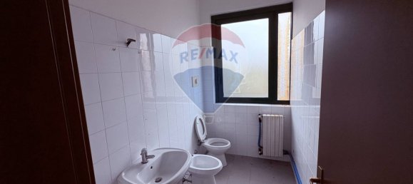 450m² Warehouse in Vanzago, Italy No. 5898 9