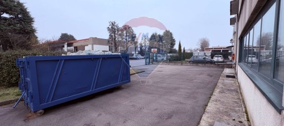 450m² Warehouse in Vanzago, Italy No. 5898 3