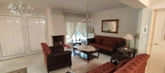 4 Schlafzimmer Gewerbliche Immobilie in Vari, Greece, Nr. 3175 5