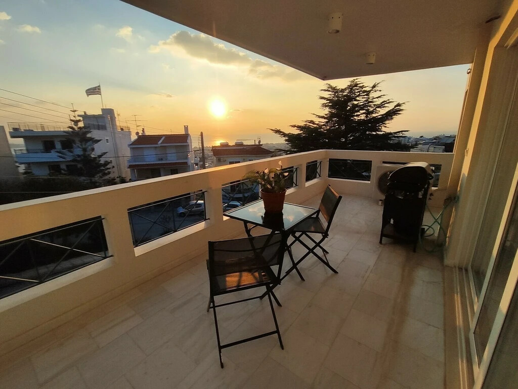 4 bedrooms Commercial property in Vari, Greece No. 3175