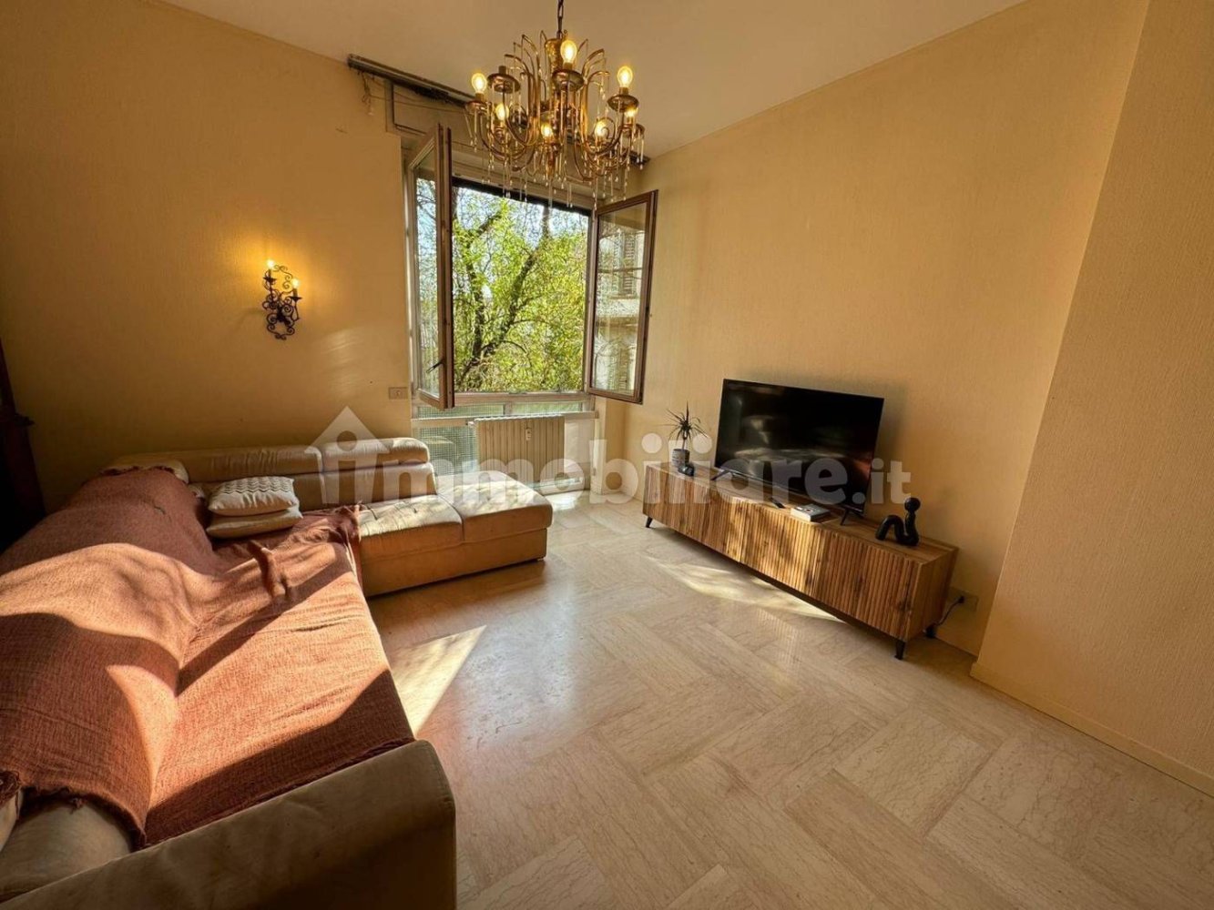 3 bedrooms Apartment in Bergamo, Italy No. 15369