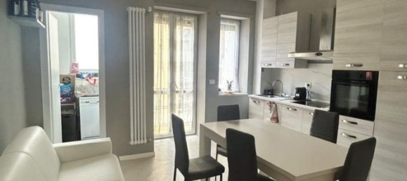 2 rooms Apartment in Turin, Italy No. 301186 2