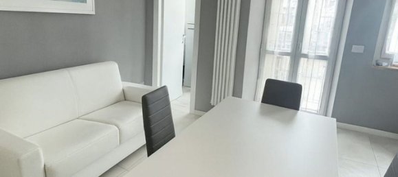 2 rooms Apartment in Turin, Italy No. 301186 4