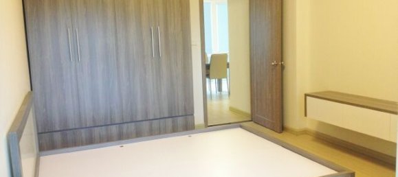 Apartamento de 2 dormitorios en Long Bien, Vietnam No. 3592 5