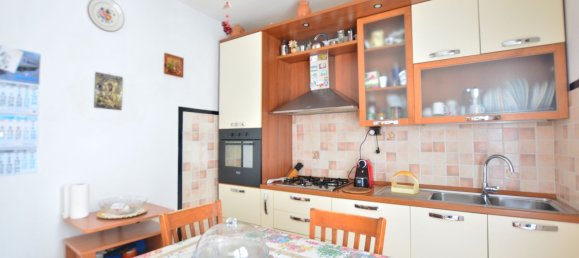 4 rooms Apartment in Castelfranco di Sotto, Italy No. 222910 5