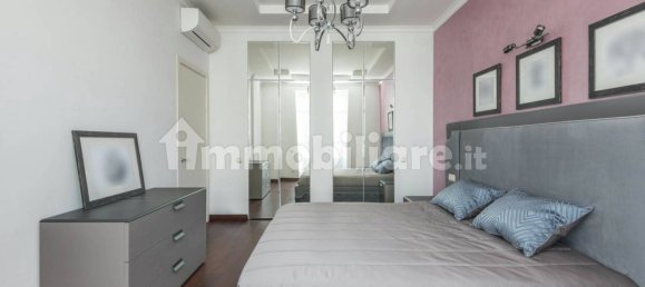 2 bedrooms Apartment in Florence, Italy No. 369799 3