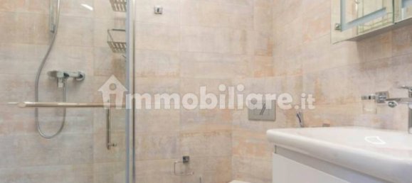 2 bedrooms Apartment in Florence, Italy No. 369799 2