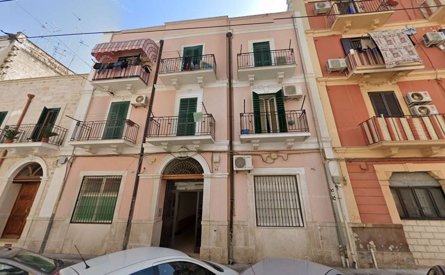 3 rooms Apartment in Bari, Italy No. 41886