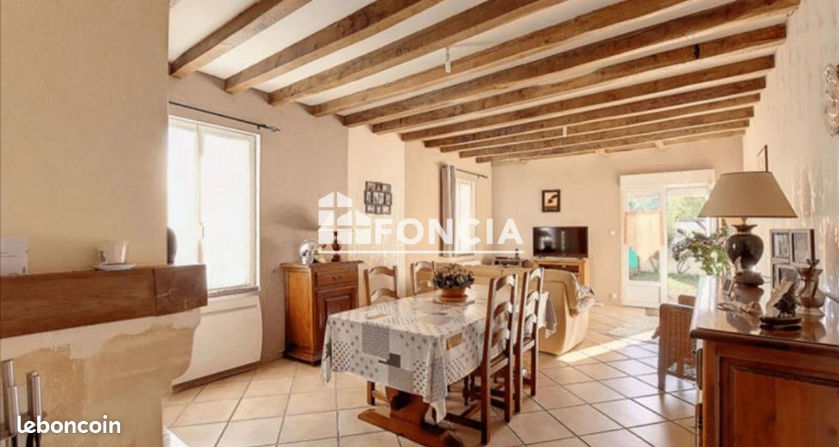 3 chambres Maison à Château-Renault, France No. 210463