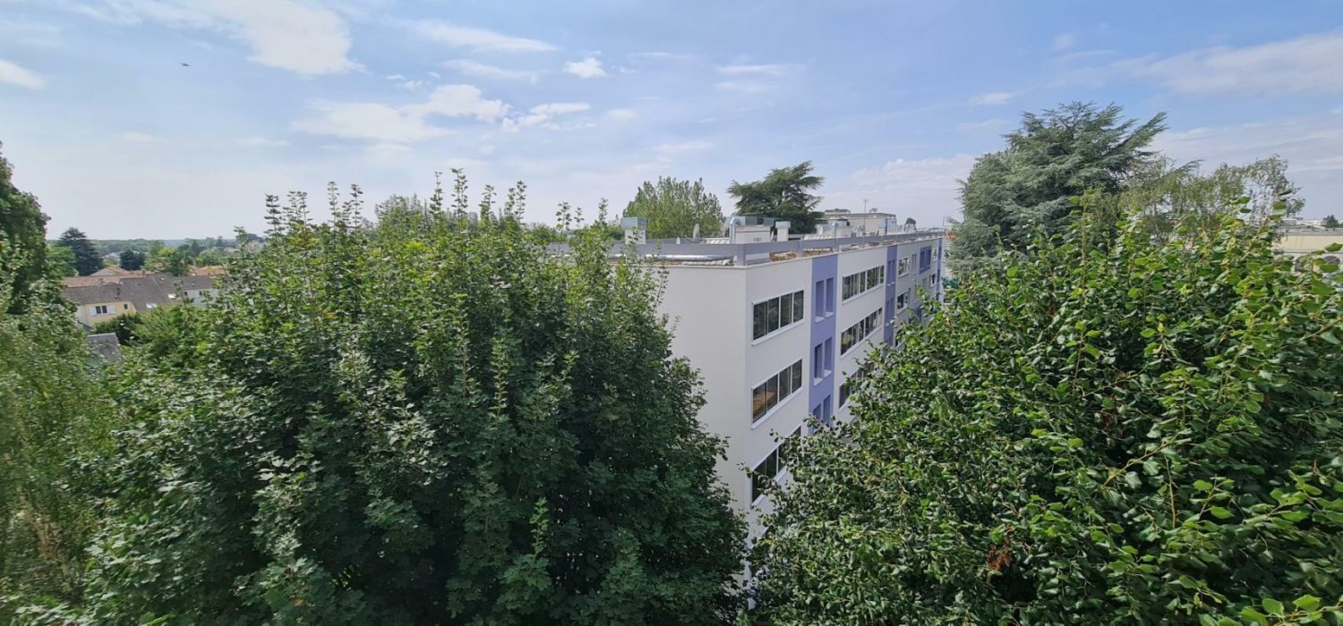 Apartamento T2 em Saint-Jean-de-la-Ruelle, France N.º 240303