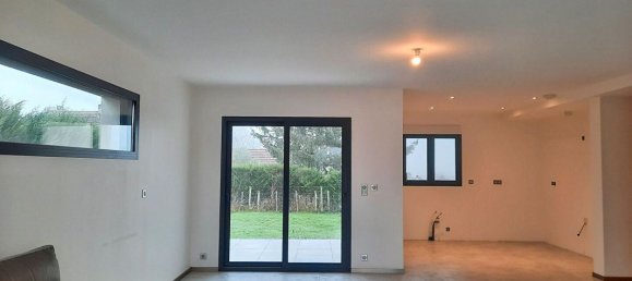 4 bedrooms House in Le Deschaux, France No. 334875 4