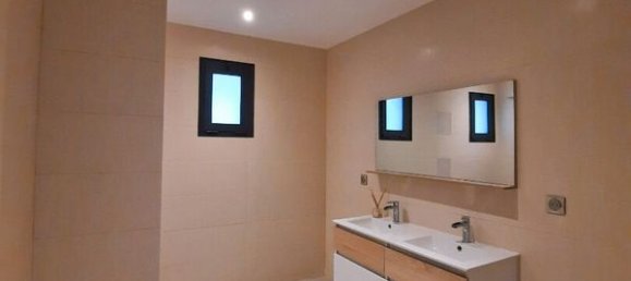 4 bedrooms House in Le Deschaux, France No. 334875 6