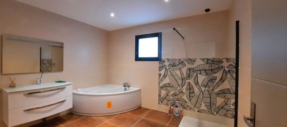 4 bedrooms House in Le Deschaux, France No. 334875 9