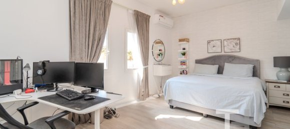 4 bedrooms Villa in Meadows, UAE No. 28452 9