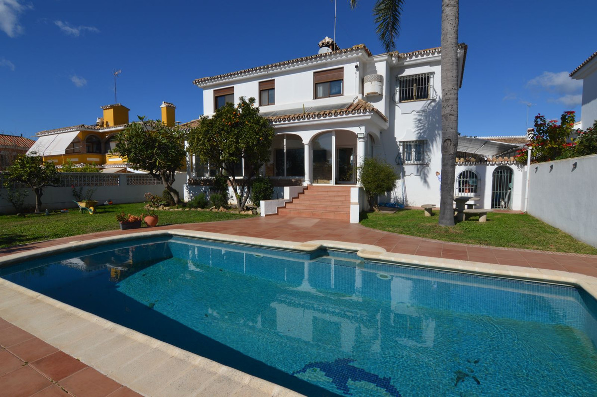 5 bedrooms Villa in Marbella, Spain No. 282066