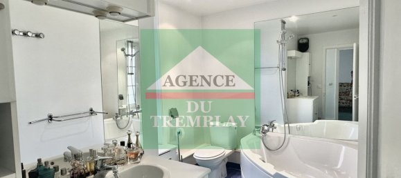 4 chambres Maison à Champigny-sur-Marne, France No. 182877 10