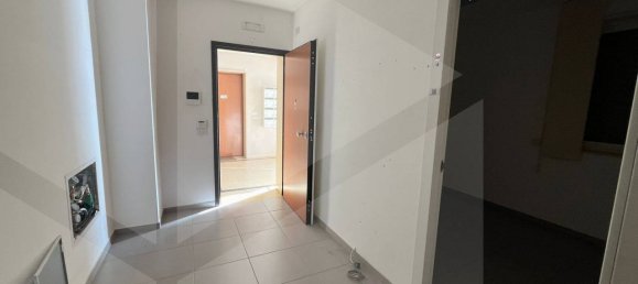 3-Zimmer Wohnung in Bari, Italy, Nr. 23273 2