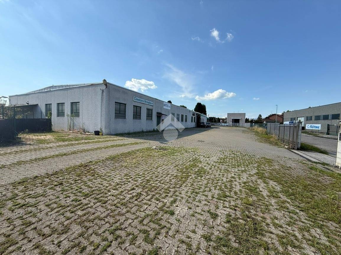 5 rooms Warehouse in Besnate, Italy No. 286895