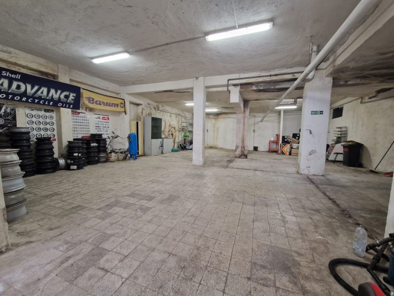 160m² Warehouse in Ciampino, Italy No. 28540