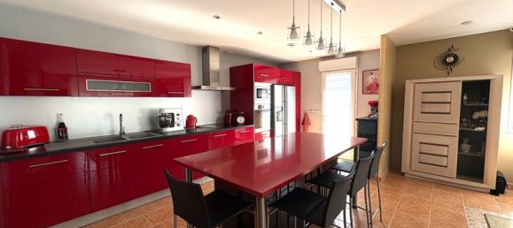 3 bedrooms House in Aire-sur-l'Adour, France No. 335435 6