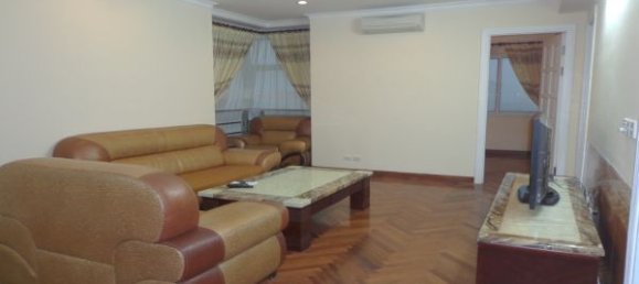 Apartamento de 3 dormitorios en Tay Ho, Vietnam No. 6288 2