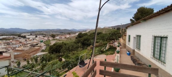 4 bedrooms Villa in Velez-Malaga, Spain No. 54902 3