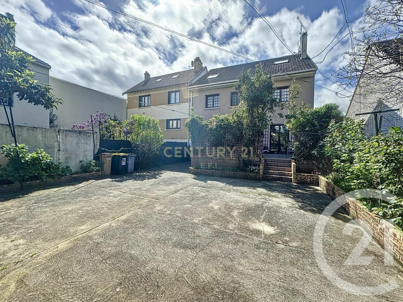 Casa de 6 dormitorios en Neuilly-Plaisance, France No. 324584