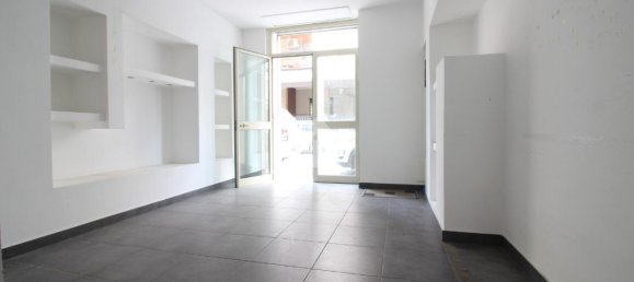 3-salle Garage à Erice, Italy No. 91678 24