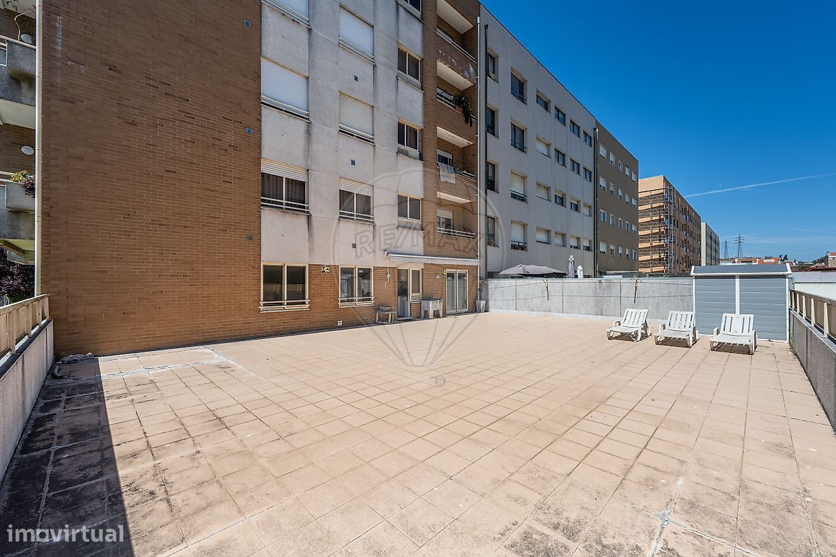 3 bedrooms Apartment in Senhora da Hora, Portugal No. 320475