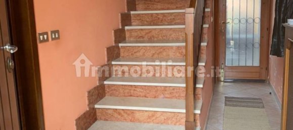 Вилла с 3 спальнями в Мортара, Италия № 233459 2