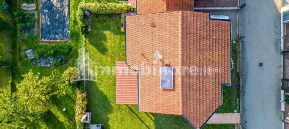 2 bedrooms House in Luino, Italy No. 63959 16