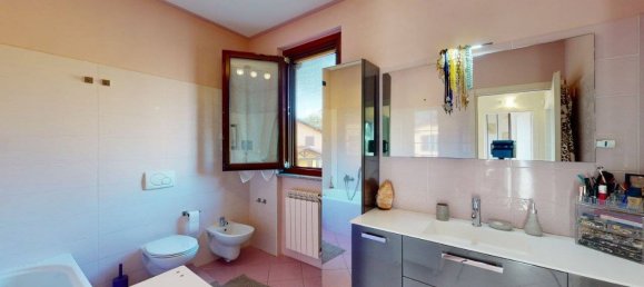 2 bedrooms House in Luino, Italy No. 63959 54