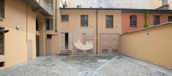 1 bedroom Apartment in Turin, Italy No. 281090 11