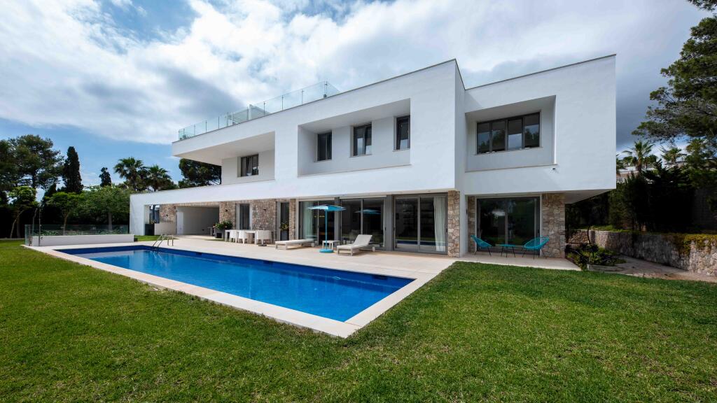 5 bedrooms Villa in Nova Santa Ponsa, Spain No. 259636
