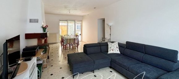 Casa de 3 dormitorios en Charly-sur-Marne, France No. 302951 5