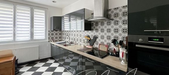 Casa de 3 dormitorios en Charly-sur-Marne, France No. 302951 4