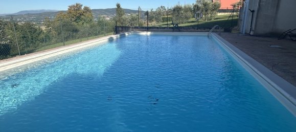 2 Schlafzimmer Penthouse in Marsciano, Italy, Nr. 320320 17