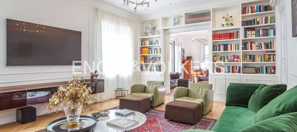 5 bedrooms Apartment in Rome, Italy No. 132062 3