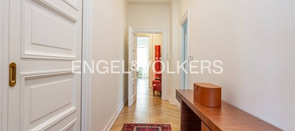 5 bedrooms Apartment in Rome, Italy No. 132062 14