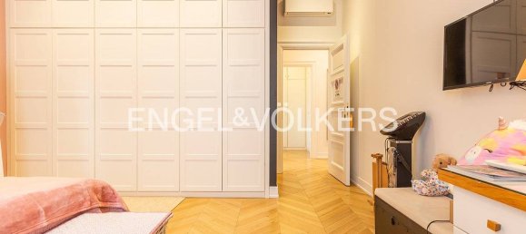 5 bedrooms Apartment in Rome, Italy No. 132062 25