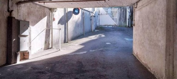 30m² Garage in Rome, Italy No. 108312 3